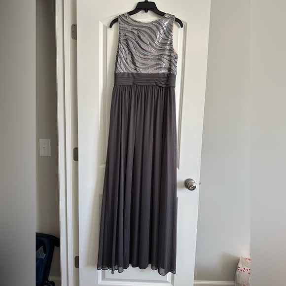 NWOT Betsy & Adam Women’s Formal Gown/Dress - Picture 9 of 9